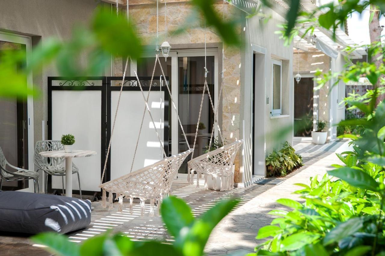Alekos Luxury Suites Free 24H Transportation From - To Airport Artemida  Exterior foto