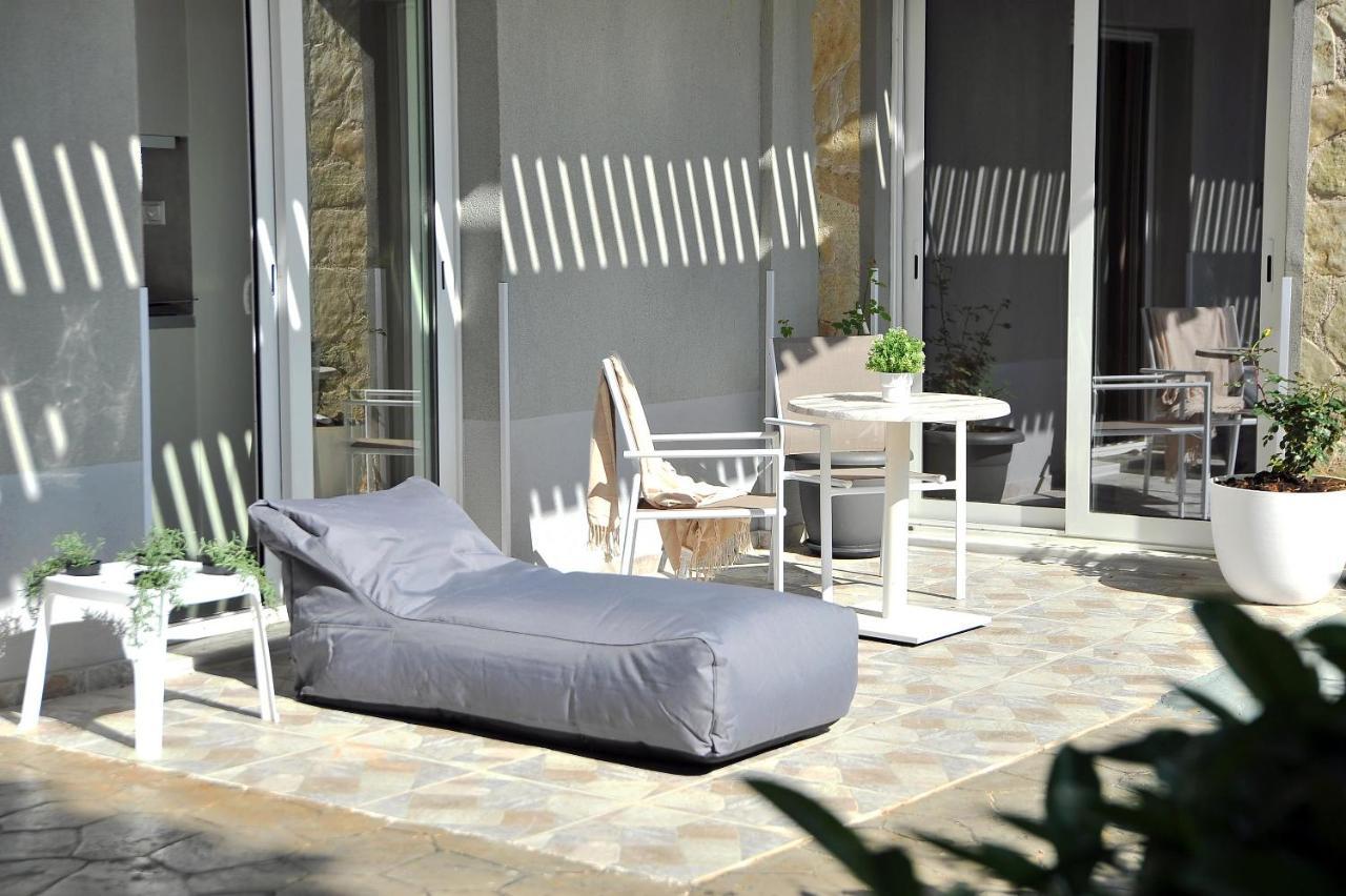 Alekos Luxury Suites Free 24H Transportation From - To Airport Artemida  Exterior foto