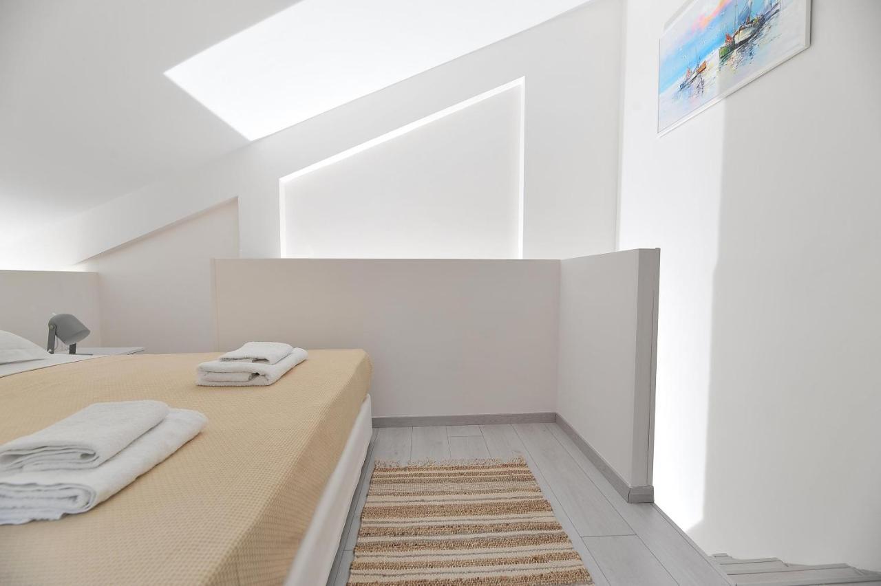 Alekos Luxury Suites Free 24H Transportation From - To Airport Artemida  Exterior foto