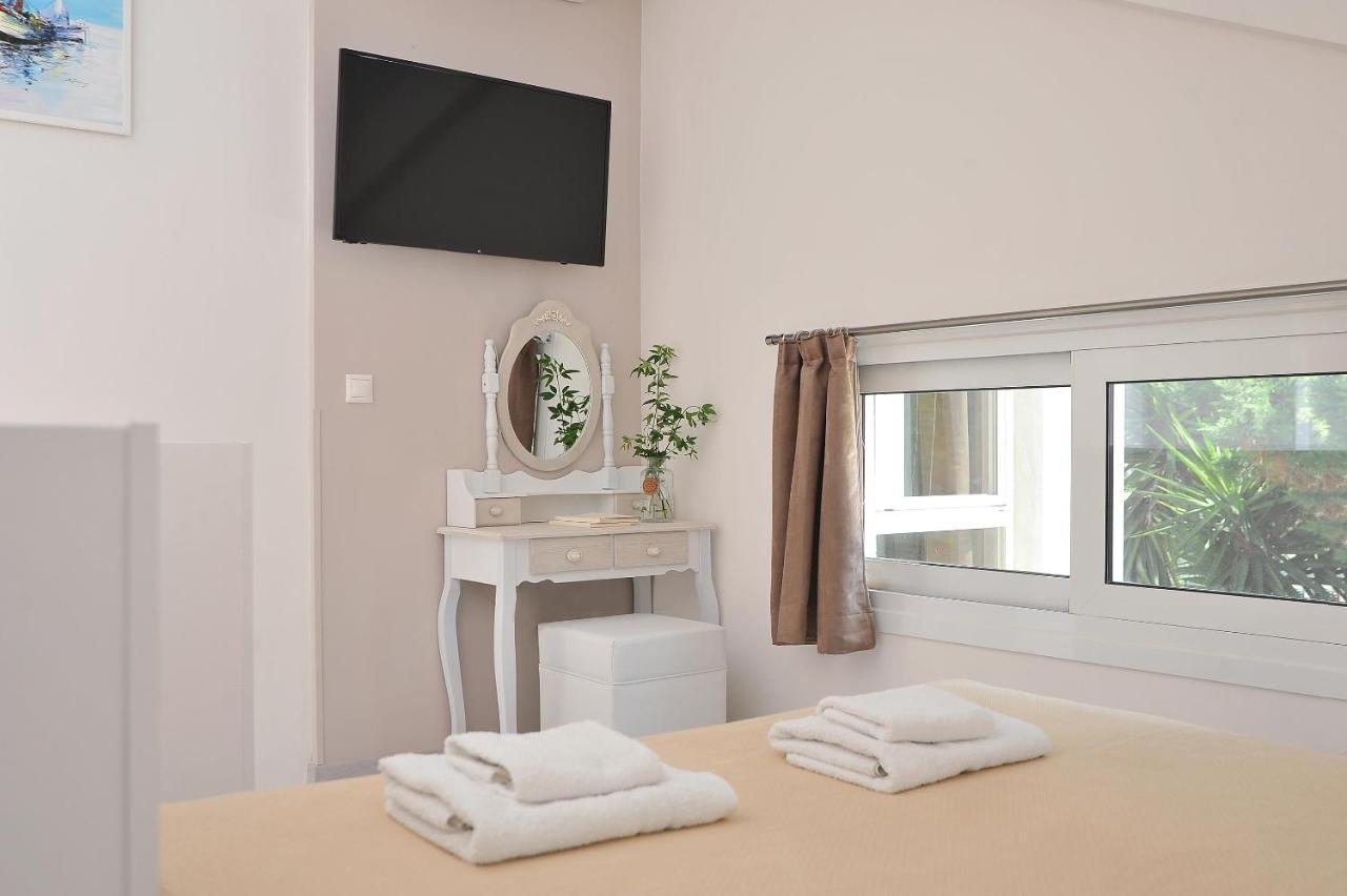 Alekos Luxury Suites Free 24H Transportation From - To Airport Artemida  Exterior foto