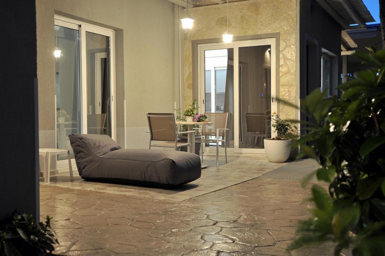 Alekos Luxury Suites Free 24H Transportation From - To Airport Artemida  Exterior foto