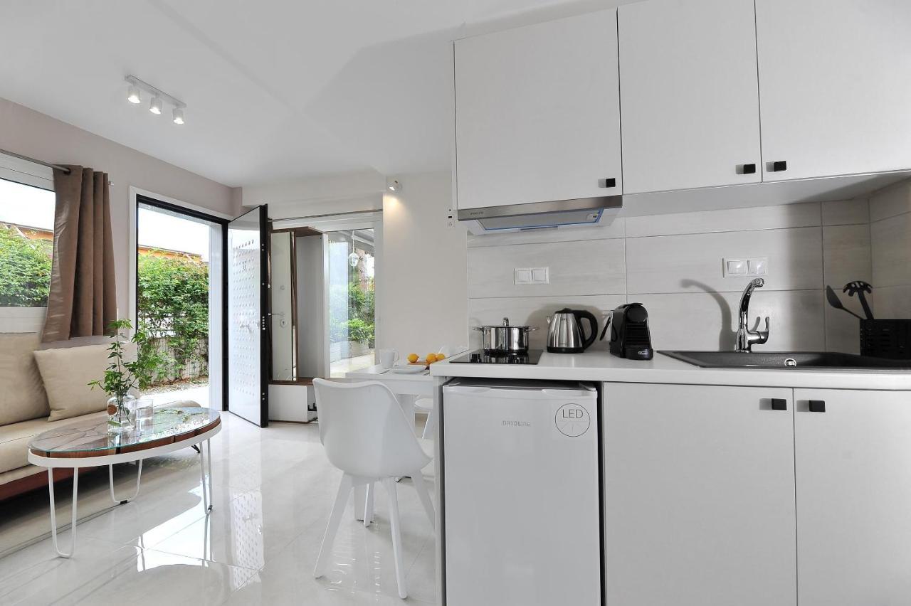 Alekos Luxury Suites Free 24H Transportation From - To Airport Artemida  Exterior foto