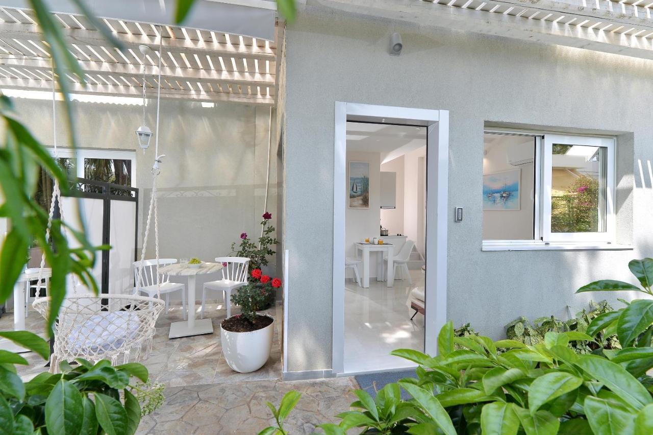 Alekos Luxury Suites Free 24H Transportation From - To Airport Artemida  Exterior foto