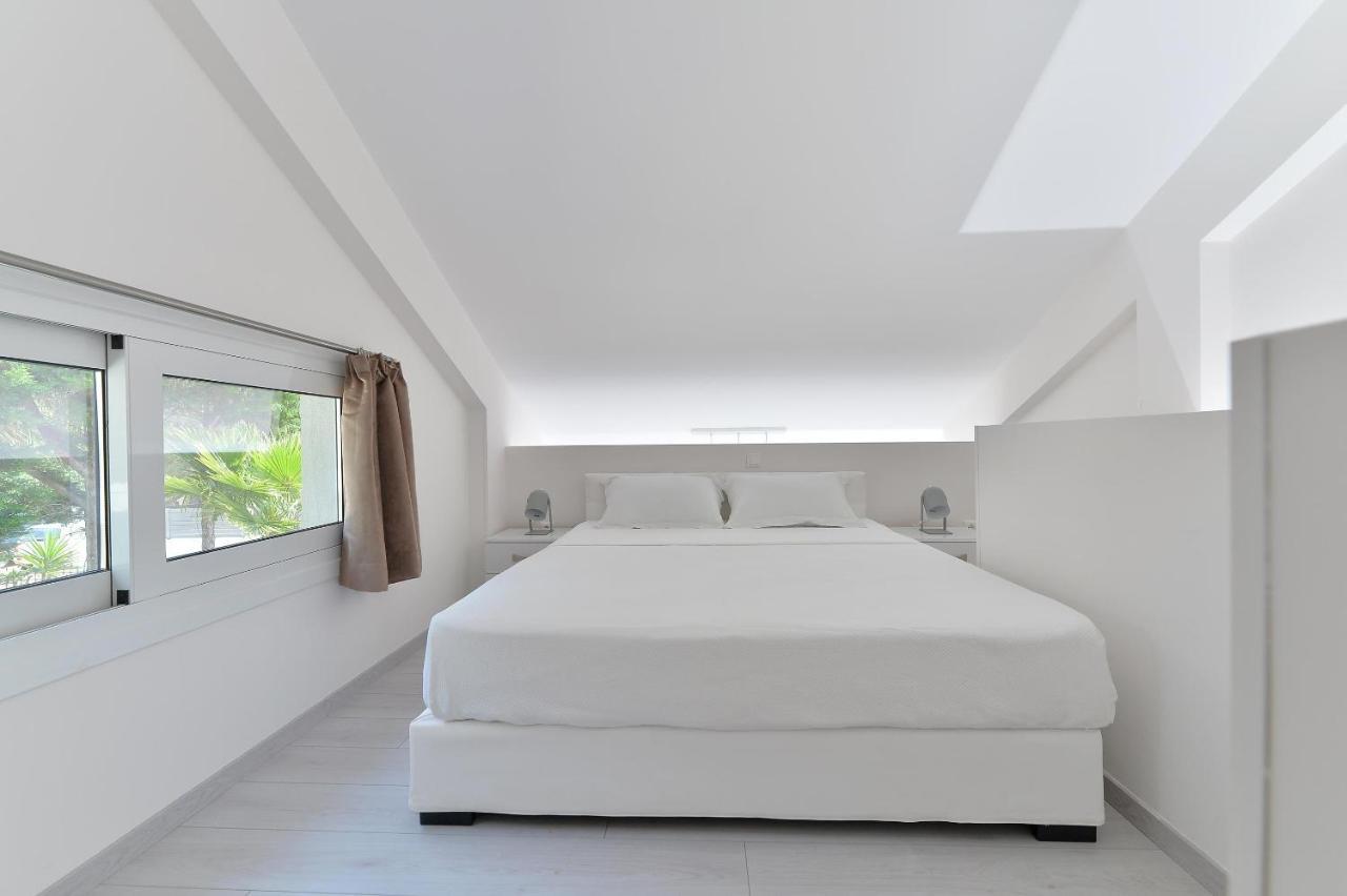 Alekos Luxury Suites Free 24H Transportation From - To Airport Artemida  Exterior foto