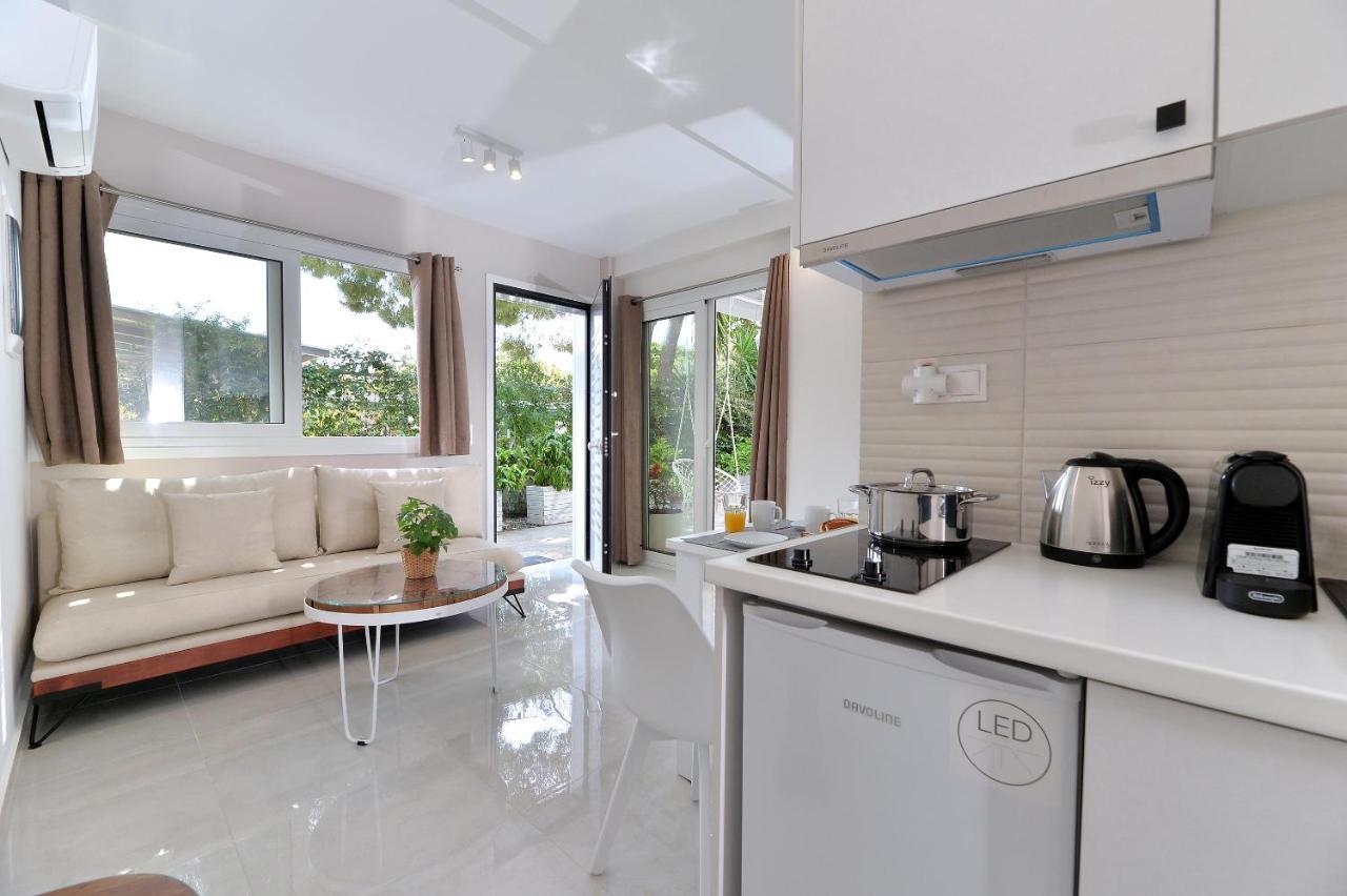 Alekos Luxury Suites Free 24H Transportation From - To Airport Artemida  Exterior foto